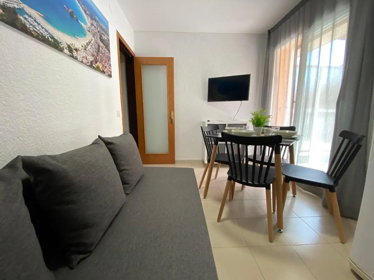 Apartamentos Ar Isern 布拉内斯